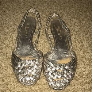 Gold metallic hirashi sandals